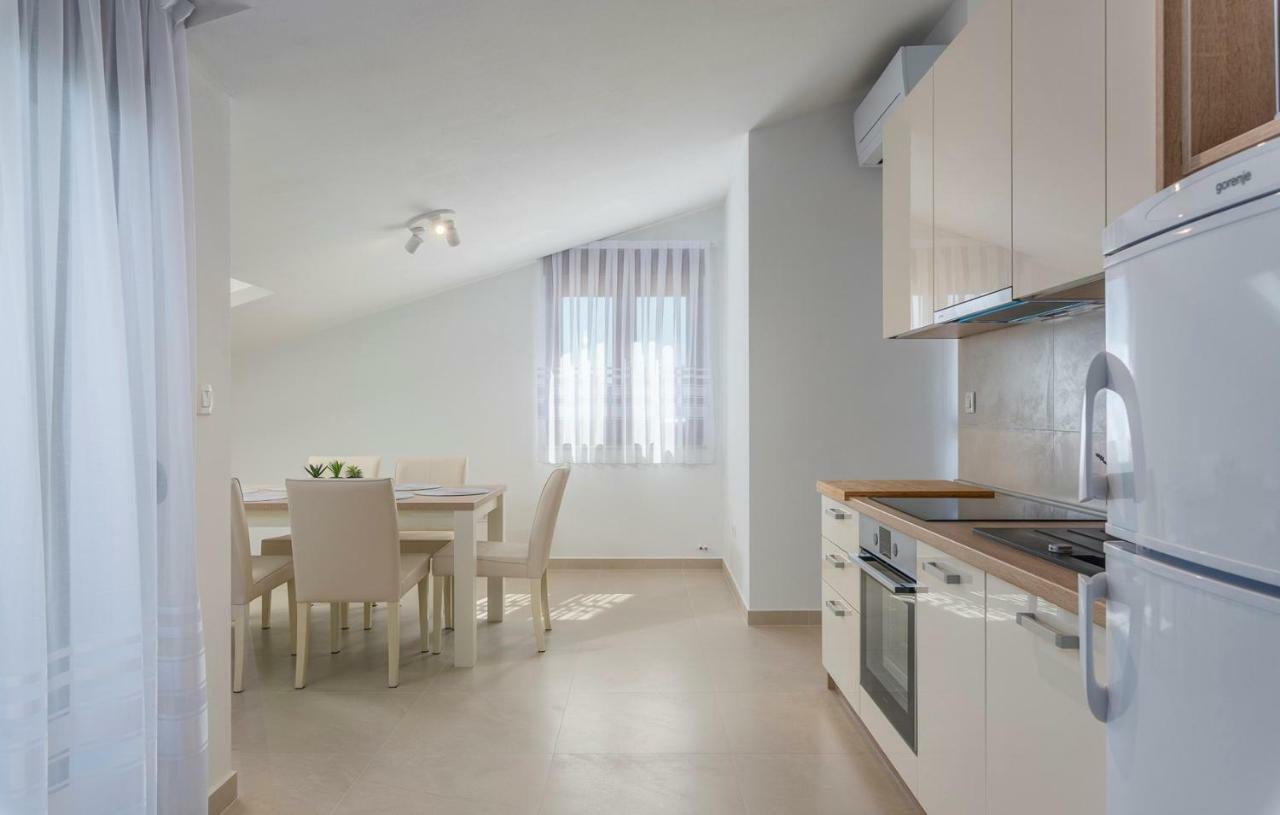 Apartments Hana In Funtana Kültér fotó