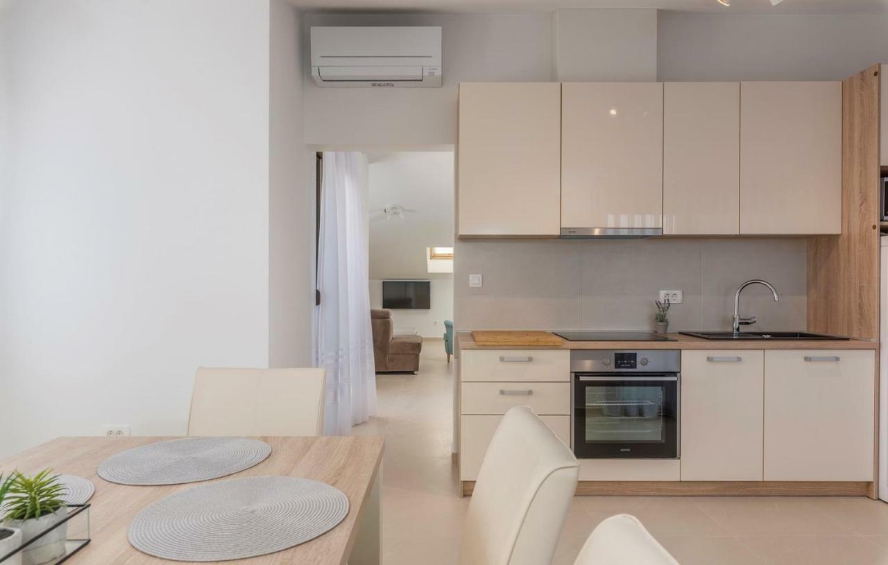 Apartments Hana In Funtana Kültér fotó
