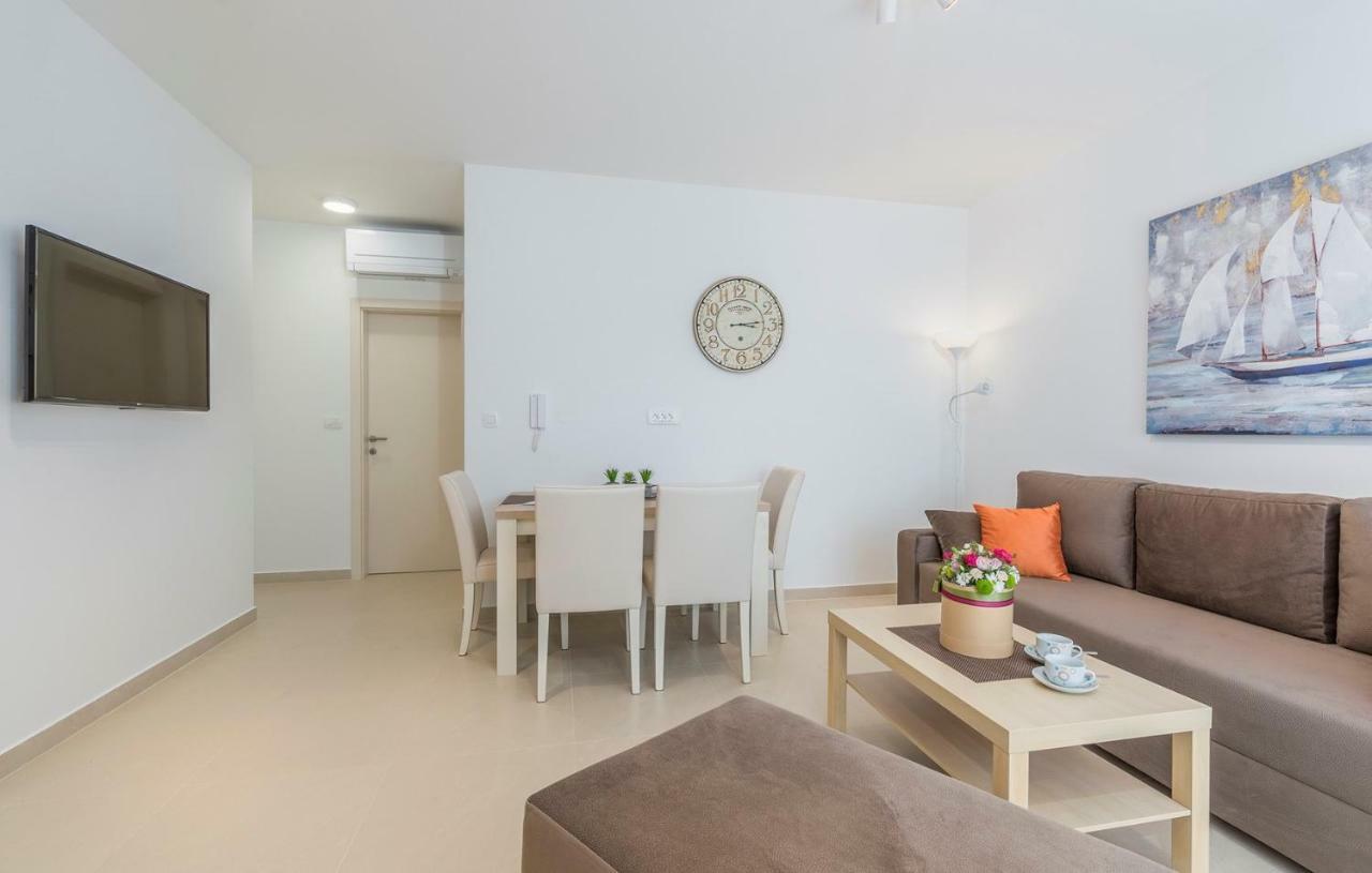 Apartments Hana In Funtana Kültér fotó