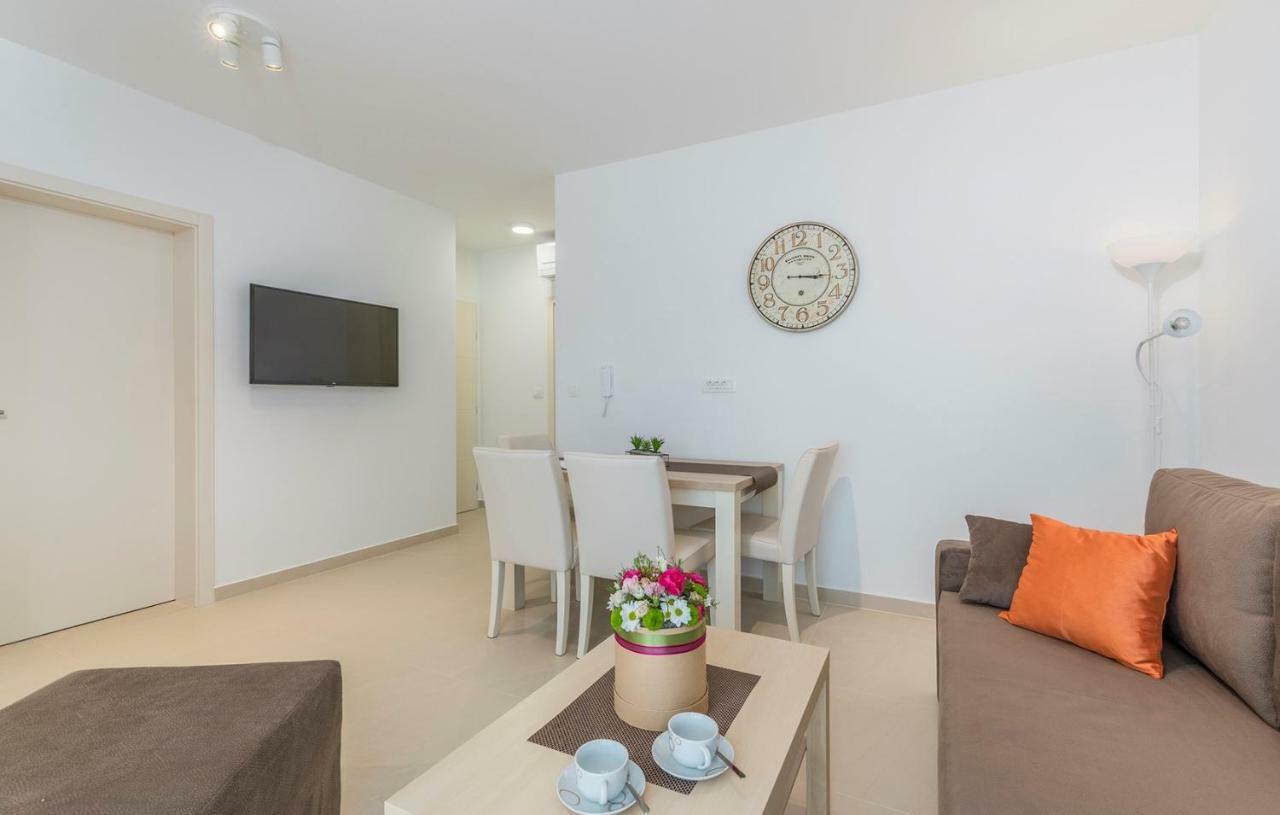 Apartments Hana In Funtana Kültér fotó