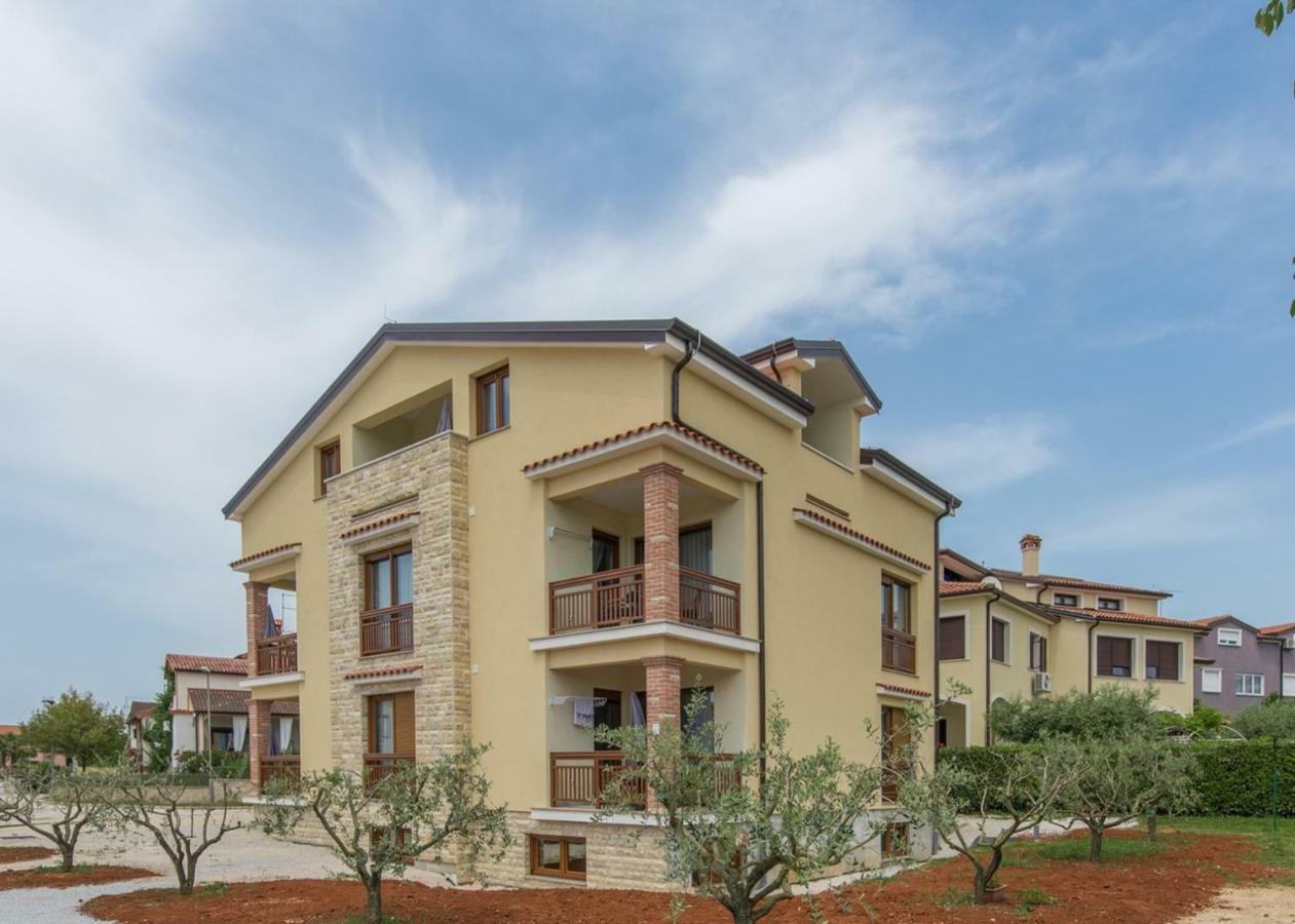 Apartments Hana In Funtana Kültér fotó