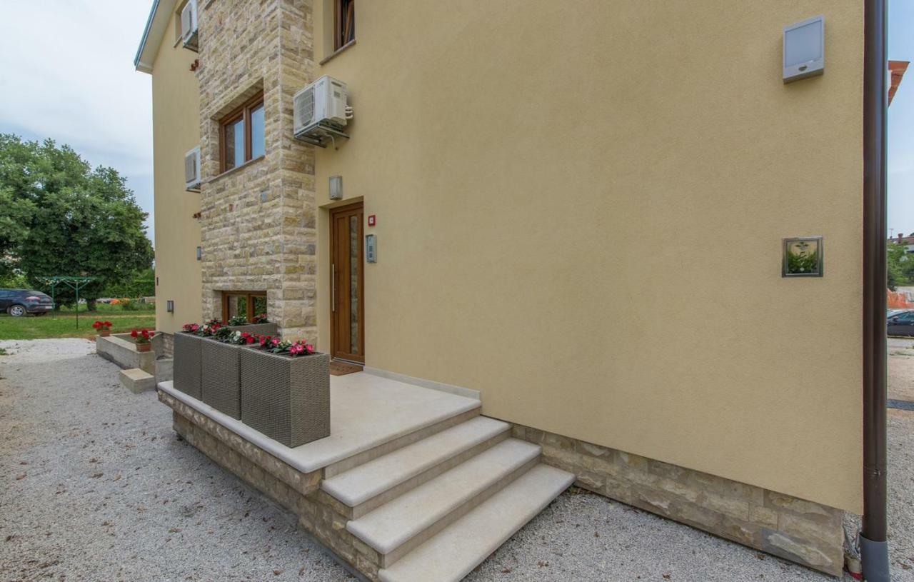 Apartments Hana In Funtana Kültér fotó