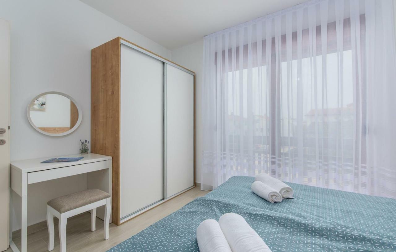 Apartments Hana In Funtana Kültér fotó