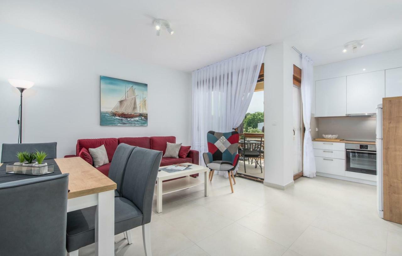 Apartments Hana In Funtana Kültér fotó